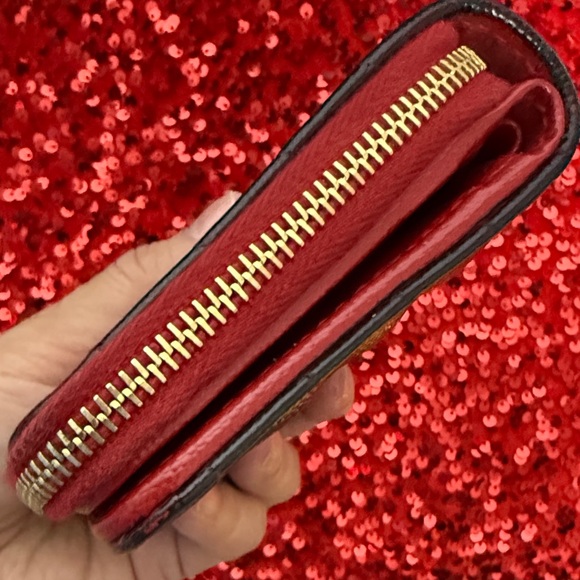YSL Black & Red Zippy Wallet with Gold Logo - Picture 6 of 15